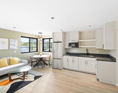952 Pacific Beach Dr - Photo Thumbnail 26