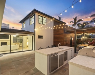 952 Pacific Beach Dr - Photo Thumbnail 9