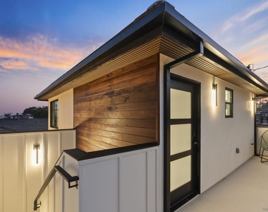 952 Pacific Beach Dr - Photo Thumbnail 25