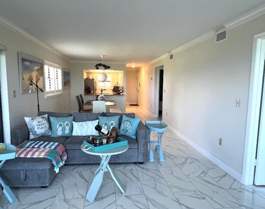 7420 S Ocean Drive - Photo Thumbnail 3