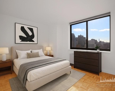 W 42nd St - Photo Thumbnail 1
