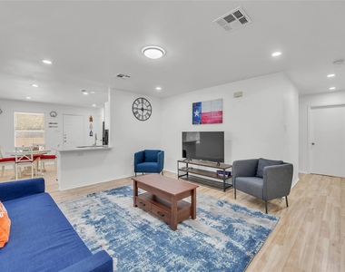 3514 Banda Ln - Photo Thumbnail 2
