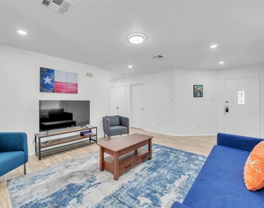 3514 Banda Ln - Photo Thumbnail 4