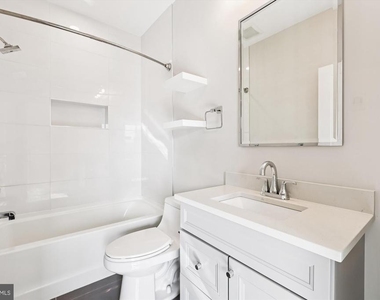 1102 Staples Street Ne - Photo Thumbnail 9