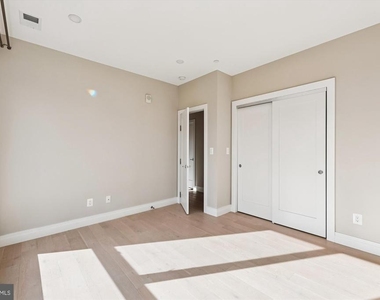 1102 Staples Street Ne - Photo Thumbnail 12