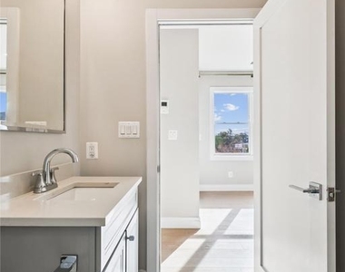 1102 Staples Street Ne - Photo Thumbnail 10