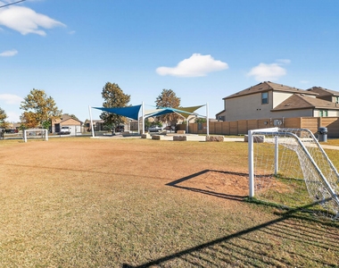 137 Miracle Dr - Photo Thumbnail 29