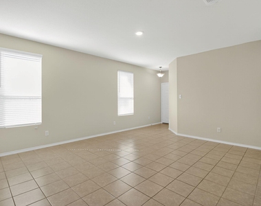 137 Miracle Dr - Photo Thumbnail 9