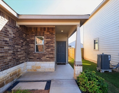 137 Miracle Dr - Photo Thumbnail 3
