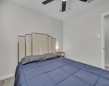 3400 Laguna Dr - Photo Thumbnail 20
