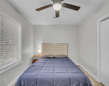 3400 Laguna Dr - Photo Thumbnail 16