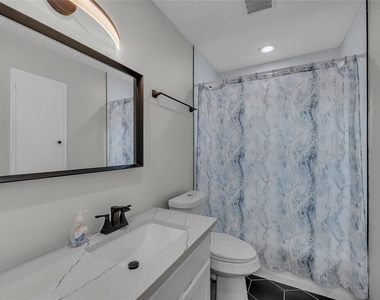 3400 Laguna Dr - Photo Thumbnail 17