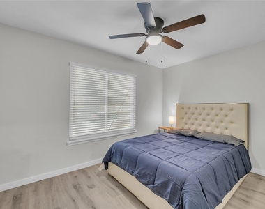 3400 Laguna Dr - Photo Thumbnail 15