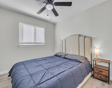 3400 Laguna Dr - Photo Thumbnail 19