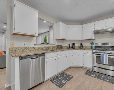 1507 Hollow Tree Blvd - Photo Thumbnail 9