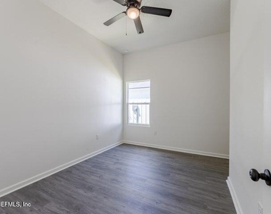 8119 Siskin Avenue - Photo Thumbnail 9