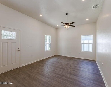 8119 Siskin Avenue - Photo Thumbnail 1