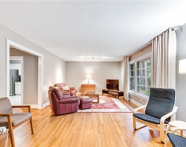 1973 Desmond Drive - Photo Thumbnail 5