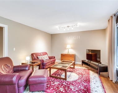 1973 Desmond Drive - Photo Thumbnail 4