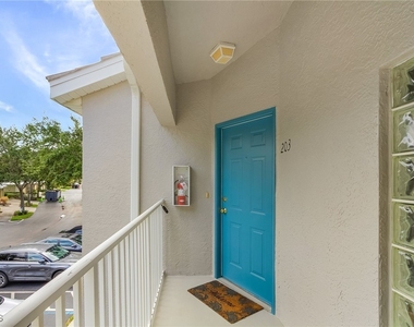 12131 Summergate Circle - Photo Thumbnail 4