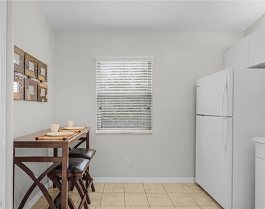12131 Summergate Circle - Photo Thumbnail 7