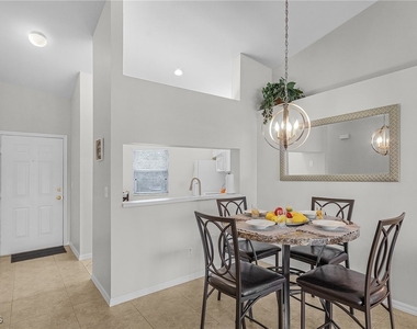 12131 Summergate Circle - Photo Thumbnail 6