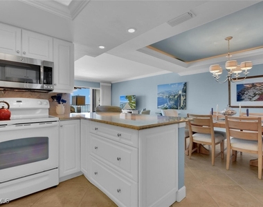 3443 Gulf Shore Boulevard N - Photo Thumbnail 9