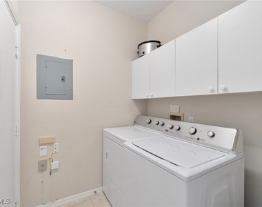 3412 Pointe Creek Court - Photo Thumbnail 30