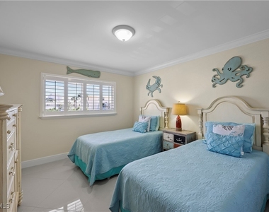 2100 Gulf Shore Boulevard N - Photo Thumbnail 16
