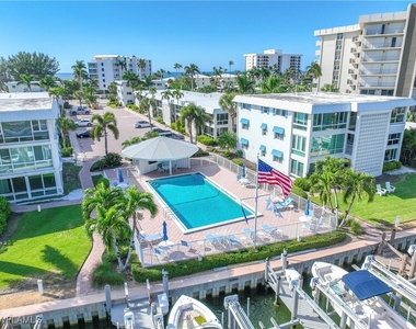 2100 Gulf Shore Boulevard N - Photo Thumbnail 34