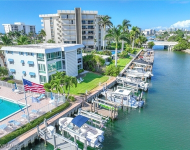 2100 Gulf Shore Boulevard N - Photo Thumbnail 35