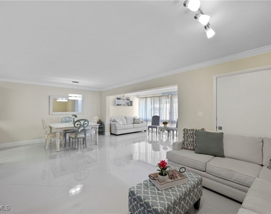 2100 Gulf Shore Boulevard N - Photo Thumbnail 15
