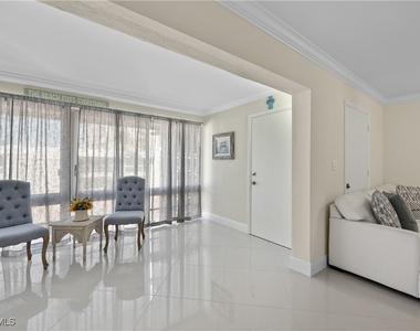 2100 Gulf Shore Boulevard N - Photo Thumbnail 2