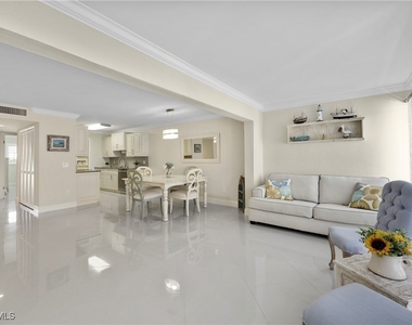2100 Gulf Shore Boulevard N - Photo Thumbnail 5