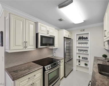 2100 Gulf Shore Boulevard N - Photo Thumbnail 14