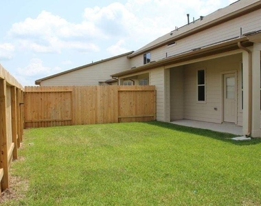 12251 Roy Mix Bohn Lane - Photo Thumbnail 2