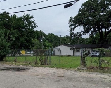 2002 Jensen Drive - Photo Thumbnail 5