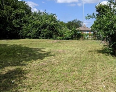 2002 Jensen Drive - Photo Thumbnail 2