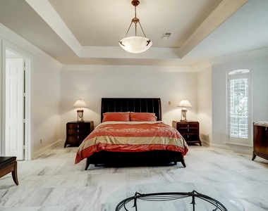 13703 Lakeshore Way Cove - Photo Thumbnail 28