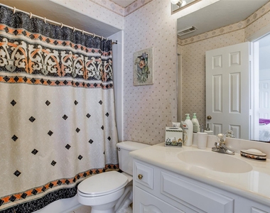 13703 Lakeshore Way Cove - Photo Thumbnail 34