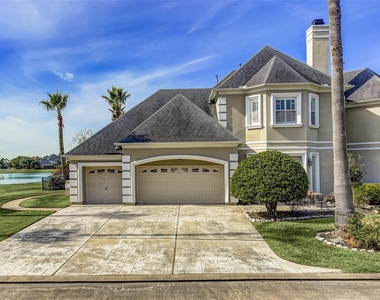 13703 Lakeshore Way Cove - Photo Thumbnail 3