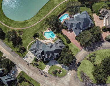 13703 Lakeshore Way Cove - Photo Thumbnail 43