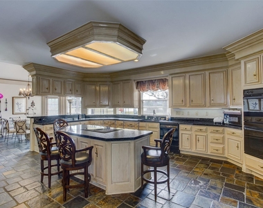 13703 Lakeshore Way Cove - Photo Thumbnail 20