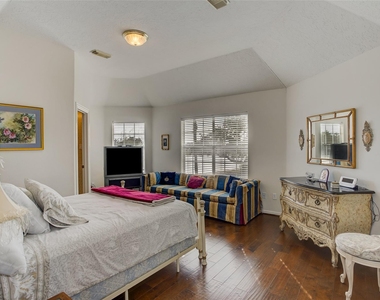 13703 Lakeshore Way Cove - Photo Thumbnail 33