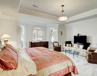 13703 Lakeshore Way Cove - Photo Thumbnail 36