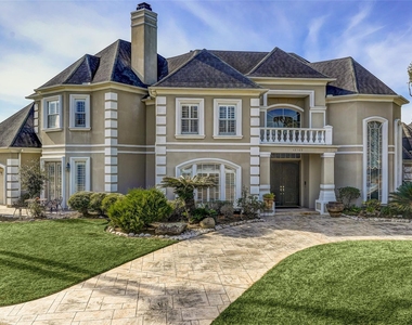 13703 Lakeshore Way Cove - Photo Thumbnail 1