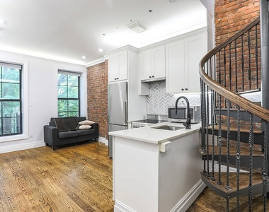 43 Columbia Place - Photo Thumbnail 1