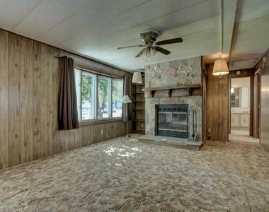 2746 Shady Creek Lane - Photo Thumbnail 4