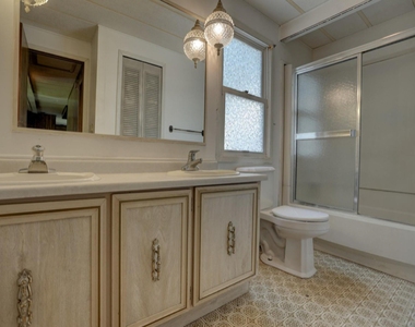 2746 Shady Creek Lane - Photo Thumbnail 12