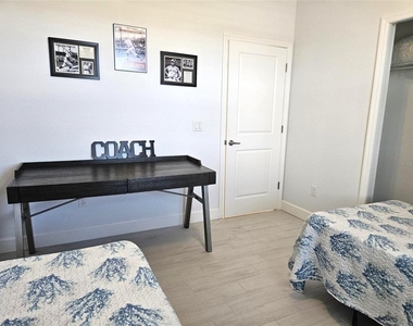 2172 Peasley Street - Photo Thumbnail 35